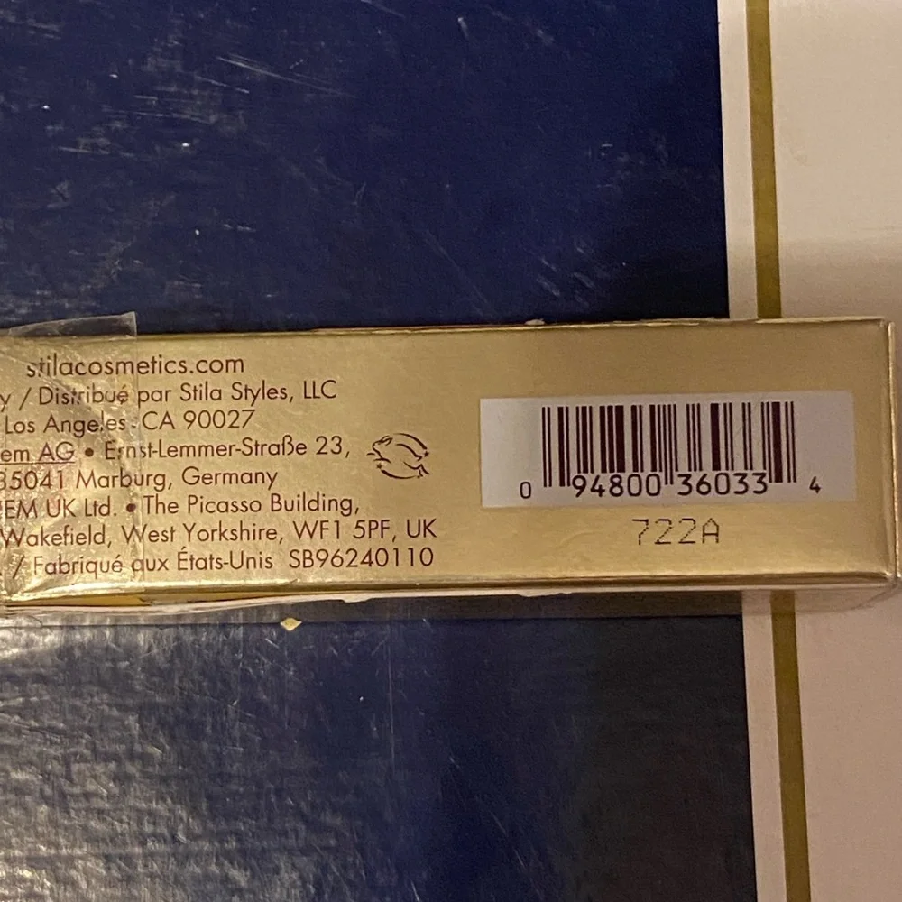 Stila Shimmer & Glow Liquid Eye Shadow - Vibrant Pink “Daring”
